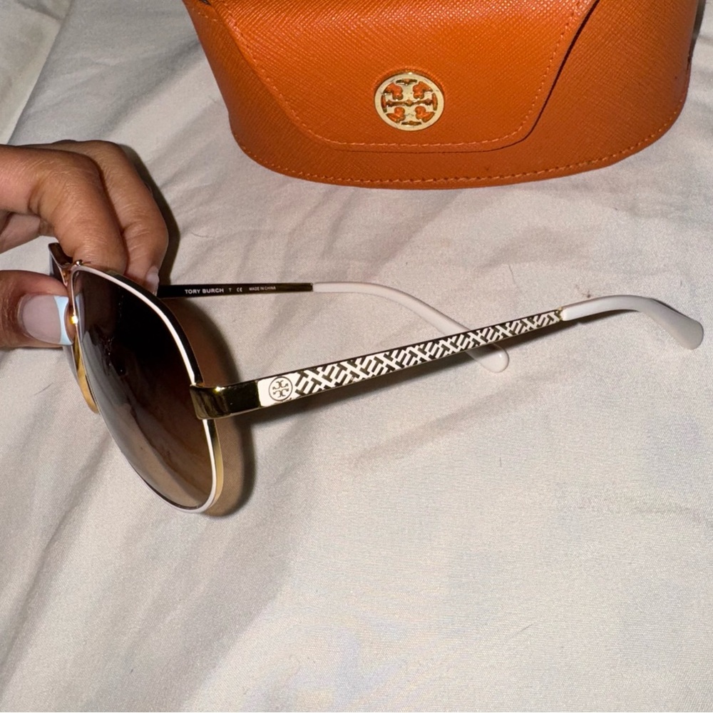 Tory Burch Aviator Sunglasses with Brown Lenses - Picture 3 of 4